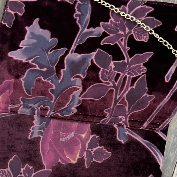 Floral Velvet Clutch with Chain - Picture 4 of 5